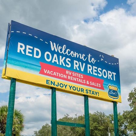 Вилла Red Oaks Bushnell Экстерьер фото