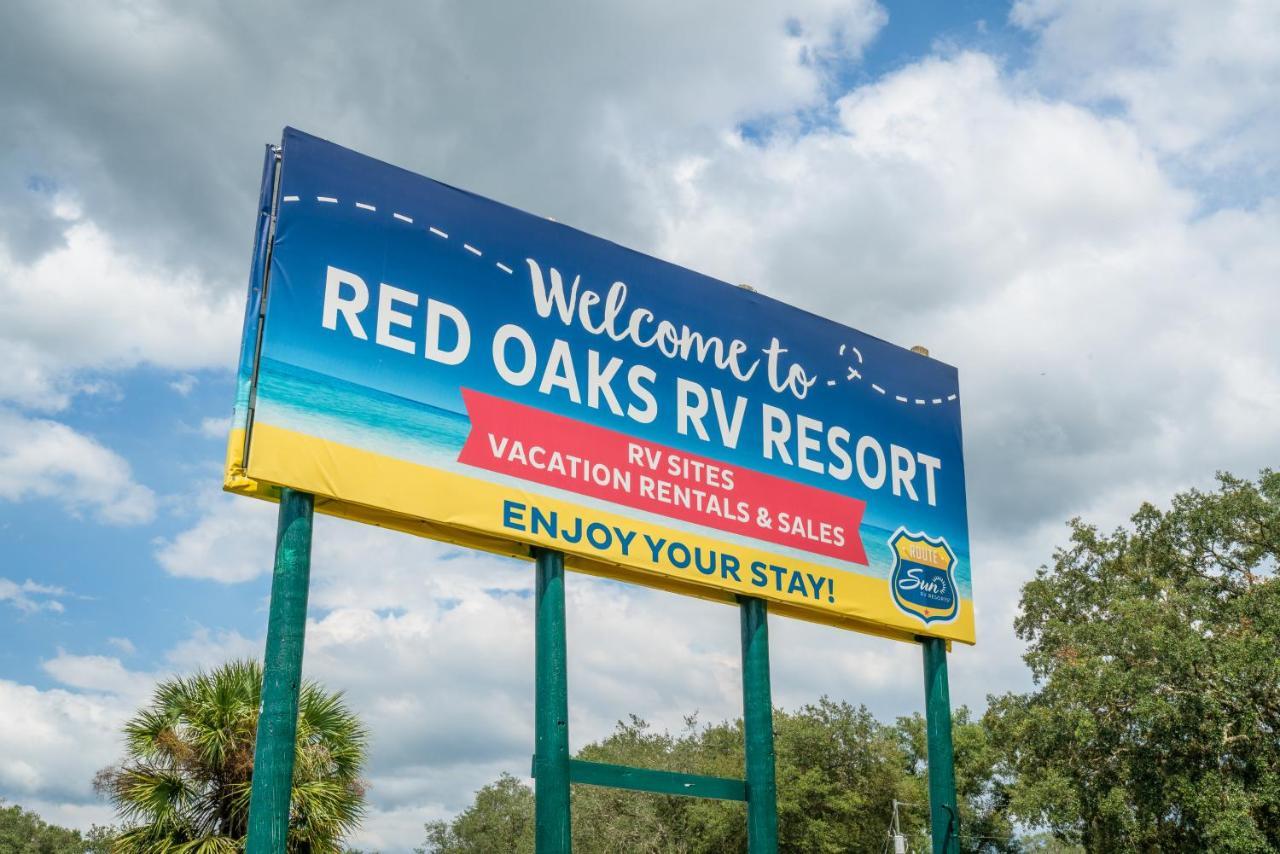 Вилла Red Oaks Bushnell Экстерьер фото